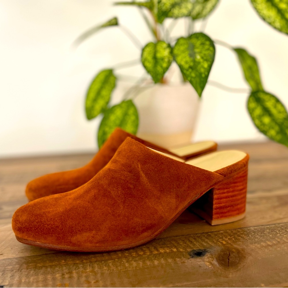 Nisolo Paloma mules in nutmeg